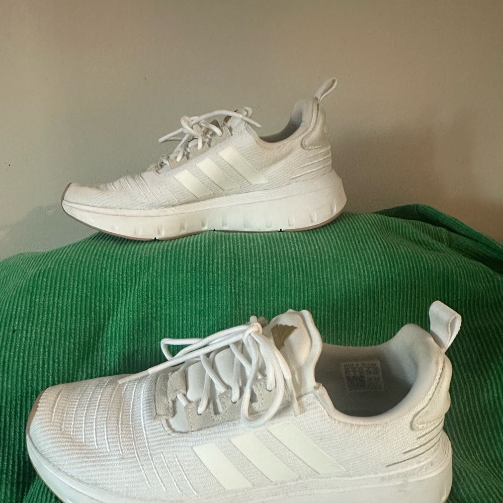 Adidas Bounce white athletic shoe